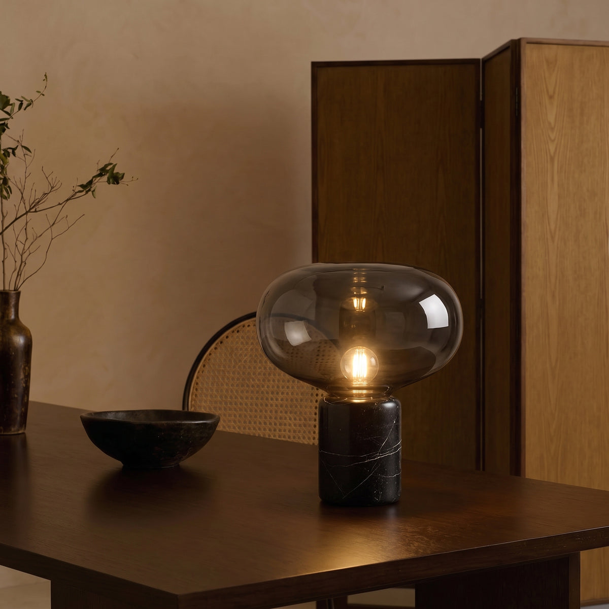 Lampada da tavolo Avorio in marmo nero e vetro