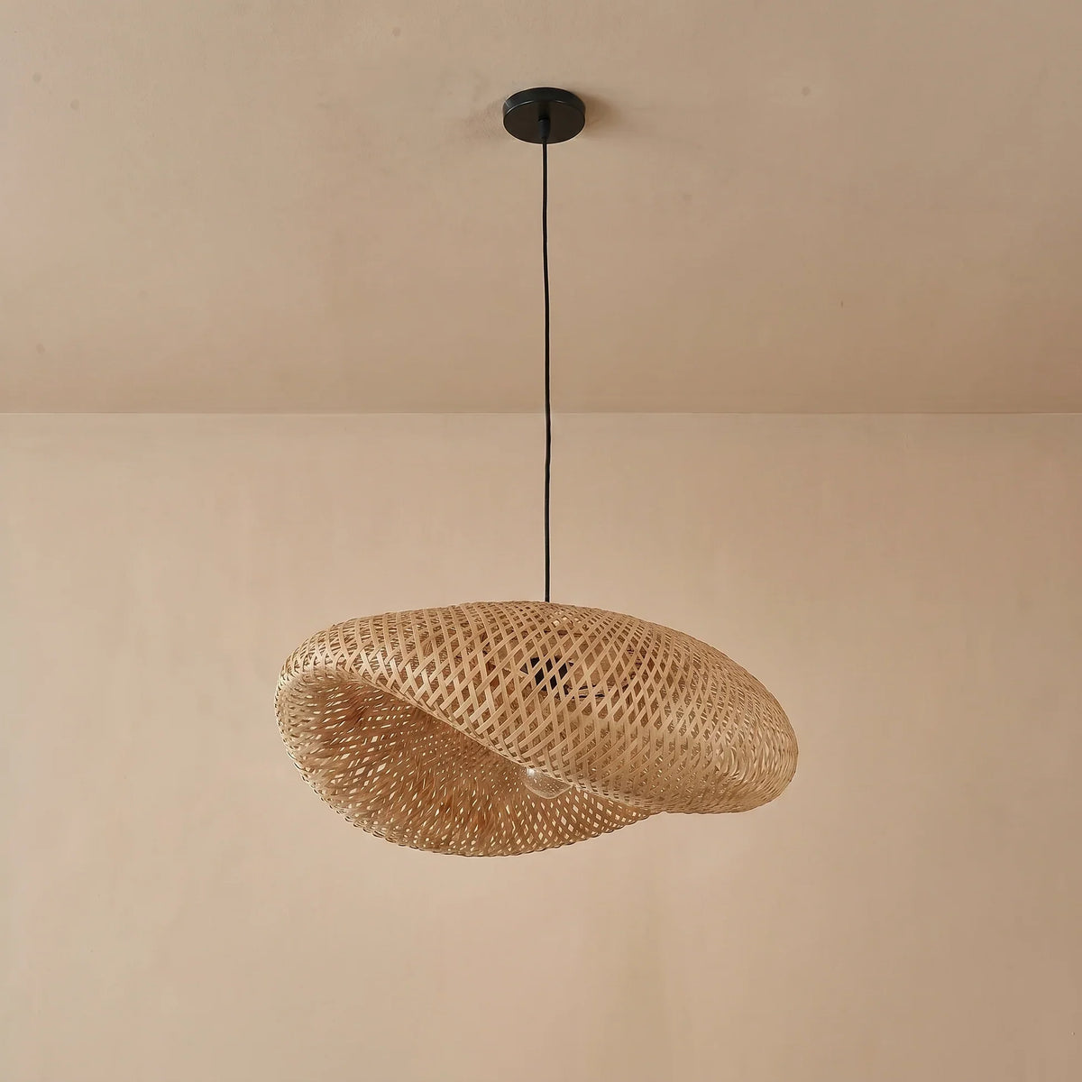 Lampada a sospensione in bambù