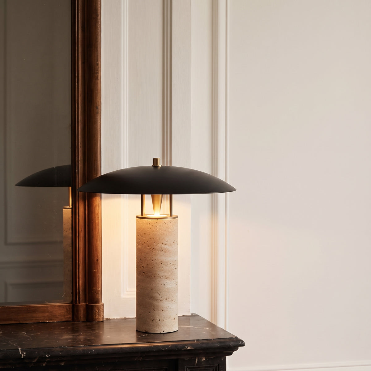 Calypso bordlampe i travertin