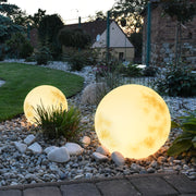 Solarbetriebene Mond-Gartenleuchte