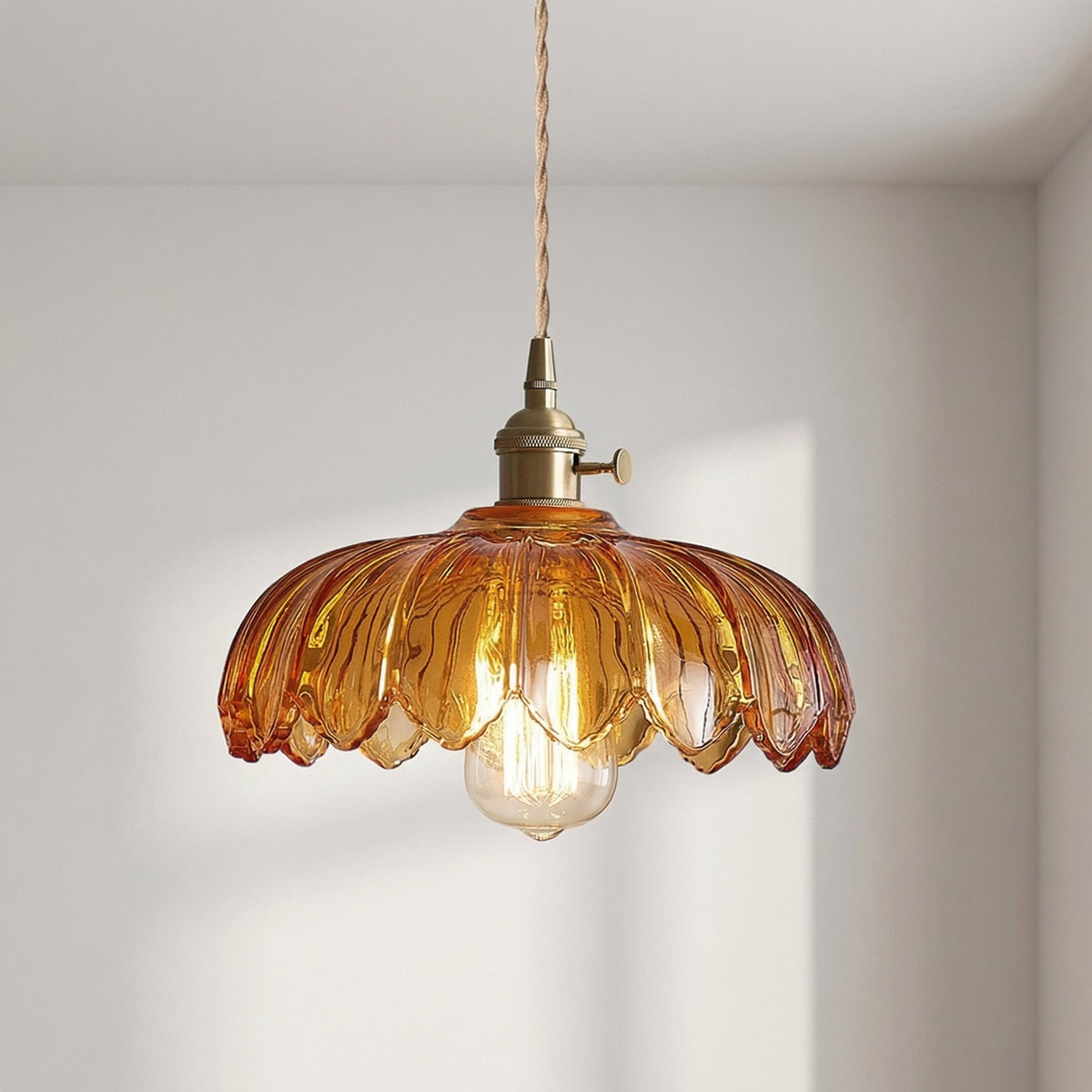 Lampada a sospensione a fiore in vetro