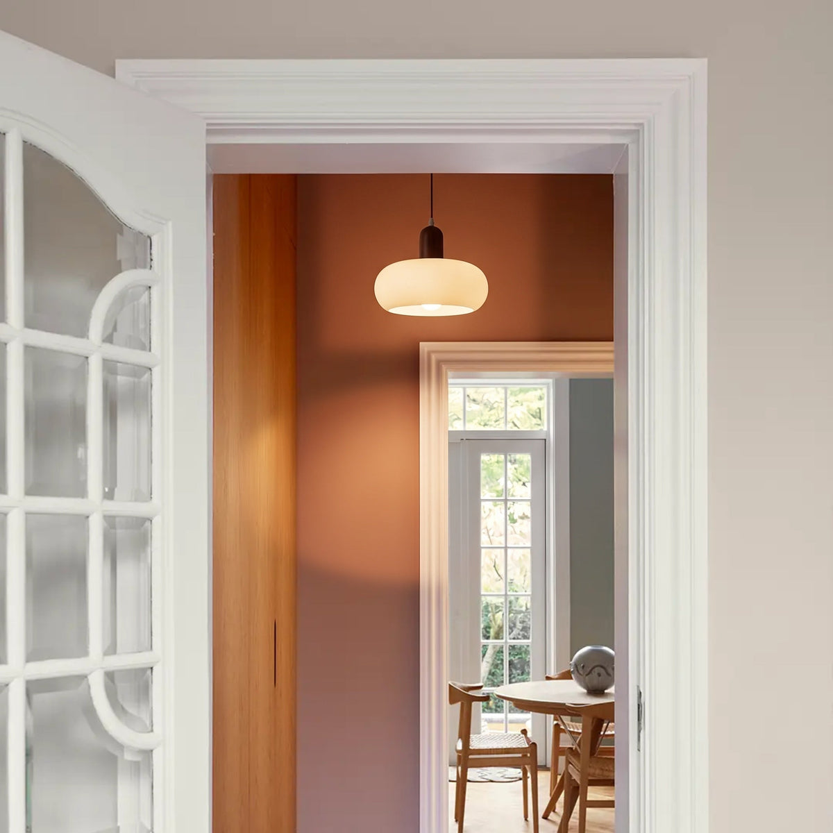 Nordische Pendelleuchte in Creme