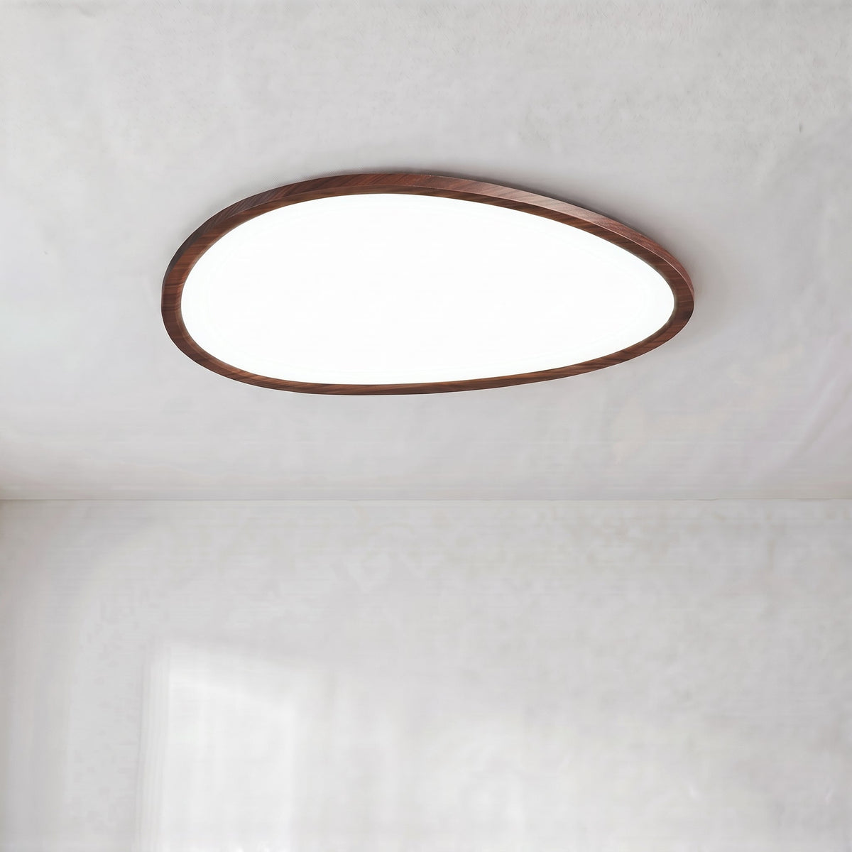 Plafón ultrafino de madera oscura